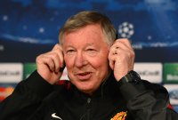FUSSBALL INTERNATIONAL  CHL ACHTELFINALE 12/13: Trainer Sir Alex Ferguson (Manchester United FC)