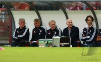 Fussball 1. Bundesliga :  Trainer Jupp Heynckes, Assistenzcoach Peter Hermann , Co Trainer Hermann Gerland, Sportvorstand Matthias Sammer (v. li., FC Bayern Muenchen)