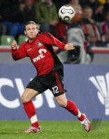 Fussball UEFA Pokal: Leverkusen, VORONIN Einzelaktion