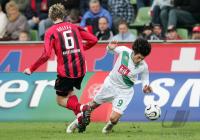 Fussball 1. Bundesliga: Leverkusen - Bremen, Zweikampf