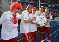 Fussball 1. Bundesliga: Franck Ribery, Anatoliy Tymoshchuk , Mark van Bommel, Bastian Schweinsteiger (v. li., FCB)