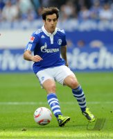 Fussball: 1. Bundesliga Saison 2010/2011: Schalke 04, JURADO am Ball