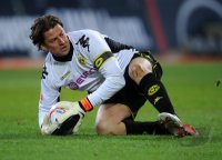 Fussball: 1. Bundesliga Saison 2010/2011: Dortmund, WEIDENFELLER am Ball