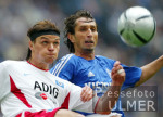 Fussball 1. Bundesliga: Schalke - Hamburg, Zweikampf