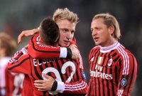 FUSSBALL SERIE A:  JUBEL Maxi Lopez, Stephan El Shaarawy, Philippe Mexes (v.li., AC Mailand)