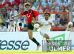 Fussball 1. Bundesliga: Hannover - Bayern, Zweikampf