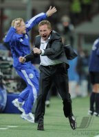 FUSSBALL CHL  Saison 10/11:  JUBEL  Trainer Ralf Rangnick (FC Schalke 04)