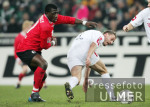 Fussball 1. Bundesliga: Gladbach - Freiburg, Zweikampf