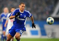 FUSSBALL 1. BUNDESLIGA: Schalke, JONES Einzelaktion