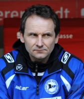 2. Fussball Bundesliga: Trainer Thomas Schlieck (Bielefeld)