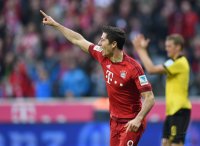 Fussball 1. Bundesliga Saison 15/16: FC Bayern Muenchen - Borussia Dortmund