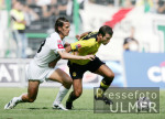Fussball 1. Bundesliga: Moenchengladbach- Dortmund, Zweikampf