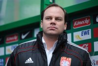 Fussball: 1. Bundesliga Saison 2010/2011: Bayern, NERLINGER