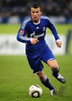 FUSSBALL, 1. BUNDESLIGA, 20. Spieltag: Schalke, SCHMITZ Einzelaktion