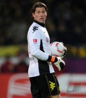 Fussball: 1. Bundesliga Saison 2010/2011: Dortmund, WEIDENFELLER