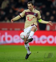 Fussball: 1. Bundesliga Saison 2010/2011: Hannover, CHERUNDOLO am Ball
