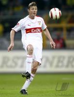 Fussball 1. Bundesliga: Stuttgart, TOMASSON Einzelaktion am Ball