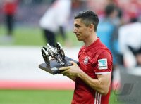 Fussball 1. Bundesliga Saison 15/16: Jubel FC Bayern Muenchen