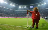 Fussball 1. Bundesliga Saison 12/13:  FC Bayern Maskottchen Berni