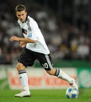 Fussball, International, WM Qualifikation 2010: Deutschland PODOLSKI am Ball
