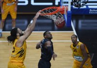 Basketball 1. Bundesliga 16/17 Hauptrunde: Walter Tigers Tuebingen -  Telekom Baskets Bonn