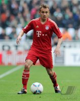 Fussball 1. Bundesliga, Saison 2011/2012: Rafinha (FC Bayern Muenchen) Einzelaktion am Ball