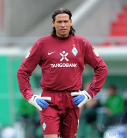 FUSSBALL  DFB Pokal 1. Hauptrunde 2011: Torwart Tim Wiese (SV Werder Bremen)