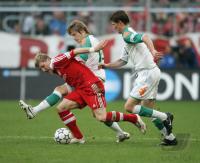 Fussball 1. BL Bayern-Bremen; Zweikampf