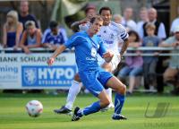 1. Fussball Bundesliga: Jochen Seitz (li, PSFC Chernomorets Burgas) gegen Jermaine Jones (re, Schalke)