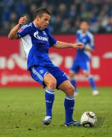 FUSSBALL, 1. BUNDESLIGA, 26. Spieltag: Schalke, SCHMITZ Einzelaktion