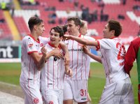 Fussball 2. Bundesliga Saison 17/18:  1. FC Kaiserslautern - Fortuna Duesseldorf