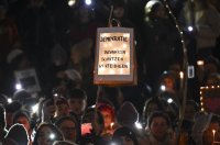 Lichtermeer fuer die Demokratie auf dem Tuebinger Marktplatz