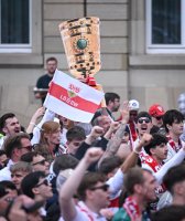 Fussball DFB Pokal Finale 24/25: Arminia Bielefeld - VfB Stuttgart, Public Viewing auf dem Schlossplatz