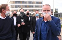 Tesla-Chef Elon Musk besucht Biopharma-Unternehmen Curevac