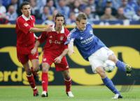 Fussball 1. Bundesliga: Schalke - Bayern, Zweikampf