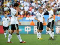 FUSSBALL WM 2010, VORRUNDE: Deutschland - Serbien