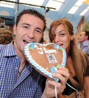 Fussball 2. Bundesliga : TSV 1860 Muenchen auf dem Oktoberfest