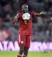 Fussball 1. Bundesliga Saison 21/22: FC Bayern Muenchen - Arminia Bielefeld