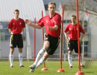 Fussball:  Leistungstests der deutschen Fussball Nationalmannschaft in Duesseldorf 24.04.2006