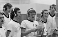 Fussball Beckenbauer, Maier, Schwarzenbeck bei Plattenaufnahmen.
