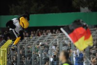 Fussball International  U 20 Laenderspiel:  DFB Maskottchen Paule