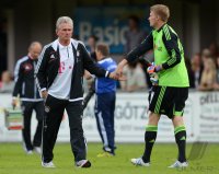Fussball 1. Bundesliga : Trainer Jupp Heynckes mit  Torwart Lukas Raeder (v. li., FC Bayern Muenchen)