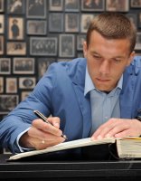 Fussball: DFB Delegation besucht KZ in Auschwitz, 01.06.2012