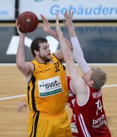 Basketball 1. Bundesliga 2012/2013:  Walter Tigers Tuebingen - Brose Baskets Bamberg