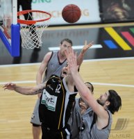 Basketball 1. Bundesliga 2011/2012:  Walter Tigers Tuebingen -Artland Dragons