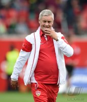 FUSSBALL 1. Bundesliga 2014/2015:  Trainer Armin Veh (VfB Stuttgart)