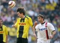 Fussball 1. Bundesliga: Dortmund - Frankfurt, Zweikampf