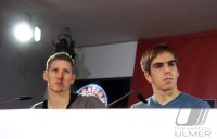 Fussball 1. Bundesliga: Bastian Schweinsteiger, Philipp Lahm (v. li., FC Bayern Muenchen)
