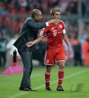 Fussball  1. Bundesliga  13/14: Trainer Pep Guardiola (FC Bayern Muenchen) mit Philipp Lahm (FC Bayern Muenchen)