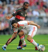 Fussball 1. Bundesliga, Saison 2011/2012:  Cacau (li, VfB Stuttgart) gegen Danijel Pranjic (FC Bayern Muenchen)